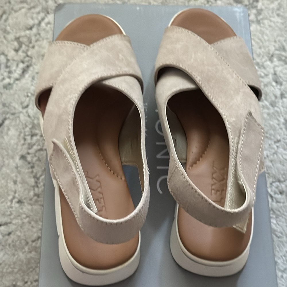 The Flexx‎ Capri cross-strap top suede Velcro strap tan comfort Sandals Sz 7
